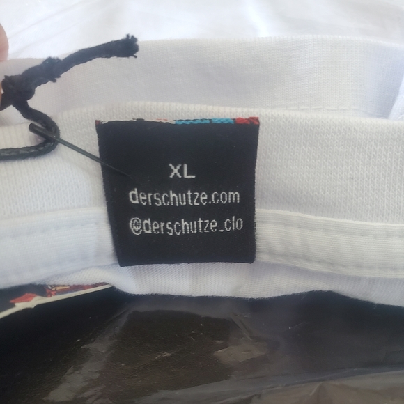 Derschutze "waisenkind" Box Logo Tee - Picture 3 of 4